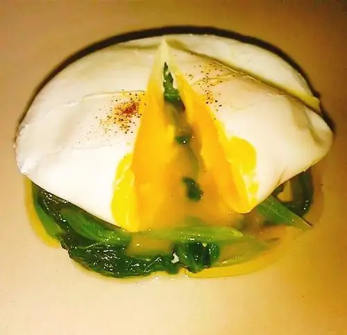 菠菜水波蛋 (spinach with poached egg)的食材和调料菠菜鸡蛋橄榄油