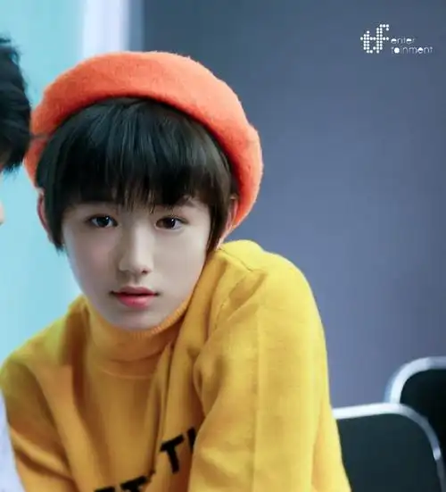 团姐姐真漂亮首秀#从小到大都很适合贝雷帽的@时代少年团-宋亚轩09