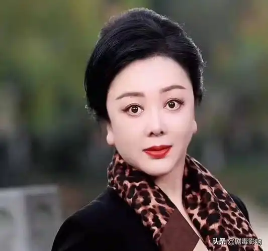 水浒传孙二娘扮演者是谁(女演员梁丽53岁高颜值身材好)-四五百科