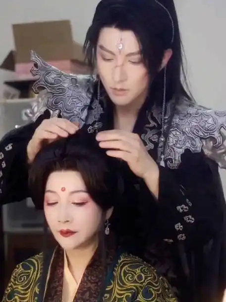 coser小梦超话#国风吹万里##母亲节#coser小梦的微博视频