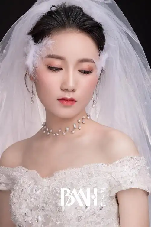 2021年春季超惊艳的3款新娘造型来咯!简约气质,女神必备