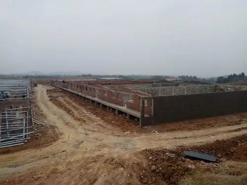 猪场修建过程