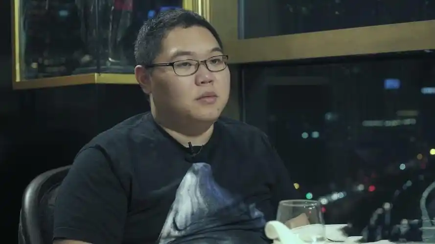 lol小智直播透露自己年薪在国内主播里面我不觉得谁比我多