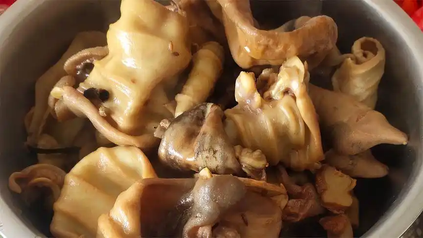 麻辣羊耳,羊蹄的卤制方法,隔两百米都能闻到香味!吃一次就上瘾