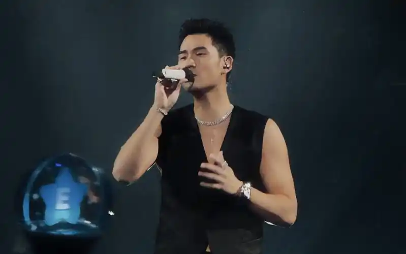 【周兴哲上海梅奔演唱会】《搁浅》