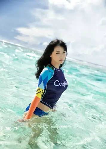 性感比基尼少女湿身诱惑爆乳事业线翘臀美女图