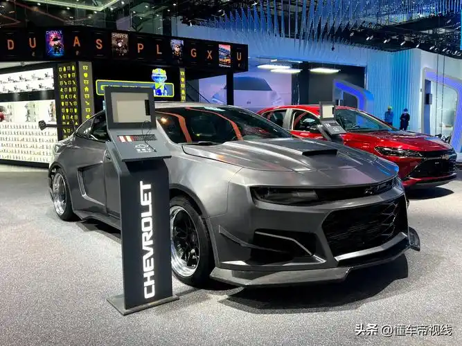 雪佛兰迈锐宝xl改装版亮相,碳纤维宽体 科迈罗风格前脸_懂车帝