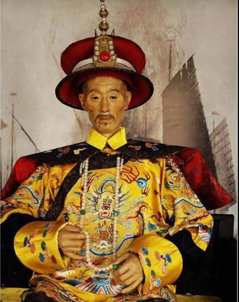 而且道光不光吃饭上节俭到底,穿衣也非常节约到抠门的程度:根据