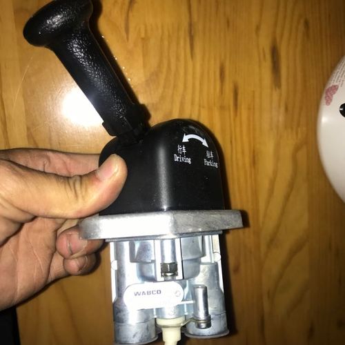 手刹阀适配于福田戴姆勒欧曼etx手刹阀 欧曼昆仑手法阀 断气阀