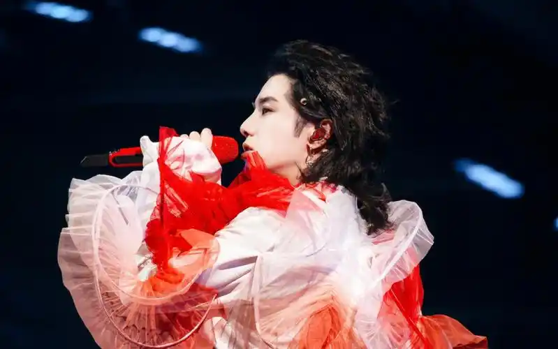 华晨宇2021火星演唱会《消失的昨天》