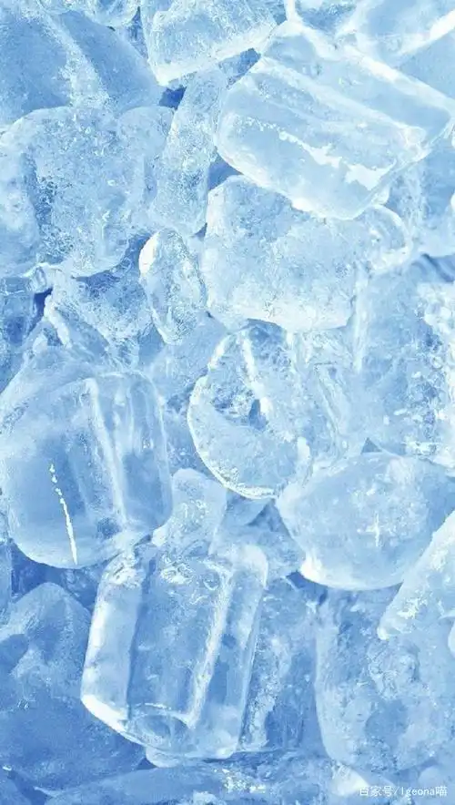 夏天太热了,蔫蔫的,蓝白色的冰啊,看着感觉冰冰凉凉的,防暑啊