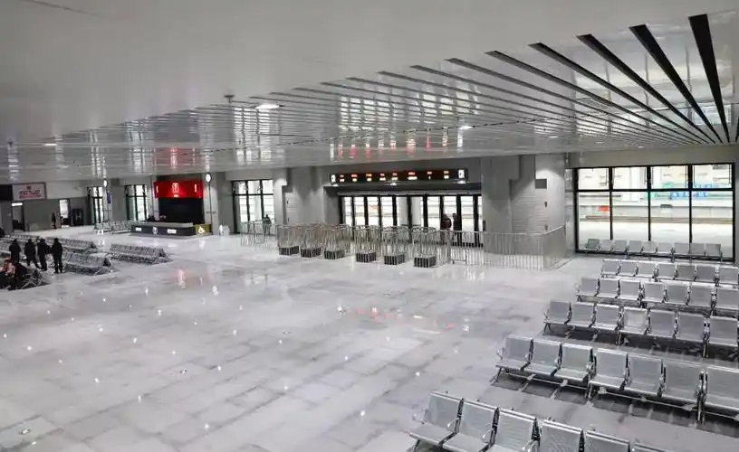 全景俯瞰南阳火车站新站房正式启用2019春运以崭新面貌迎客