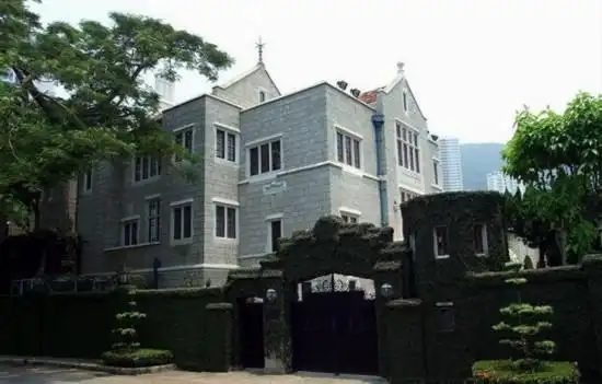 豪宅的必备特征在霍家大宅显现的毕露无遗.