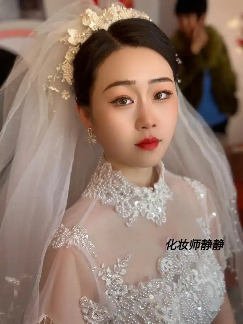 新娘跟妆 #化妆师的工作日常 #婚礼化妆师  - 抖音