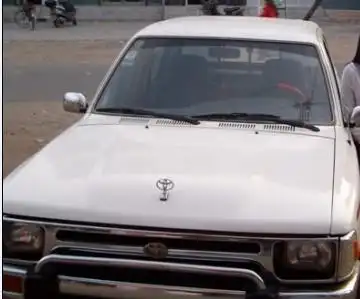 急!~日本丰田皮卡2400的车架号在哪里?