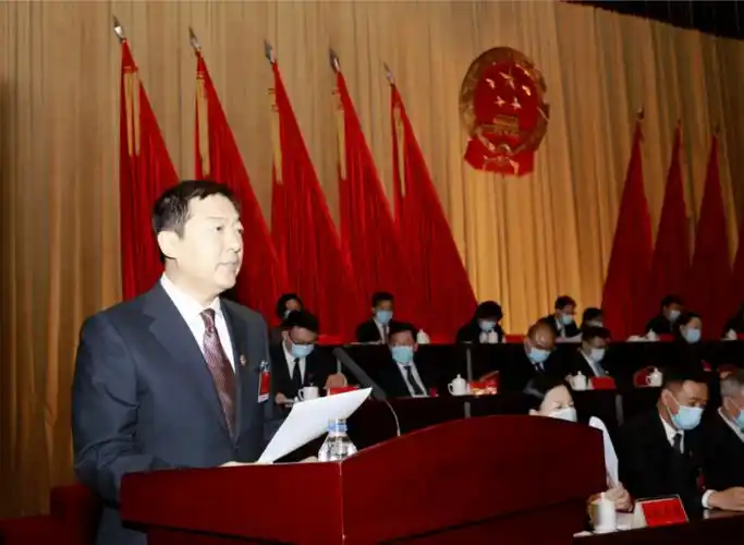 和平区政府区长马原作和平区人民政府工作报告,《报告》首先回顾了