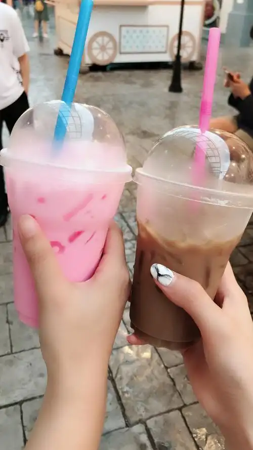 粉红冻奶与冰咖啡 终于能体会到小说里  "粉红冻奶味的暖暖学长" 到底