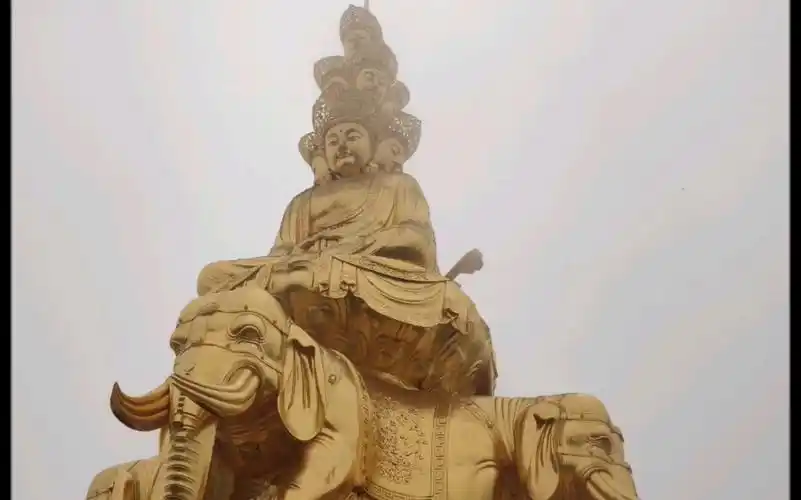 峨眉山金顶普贤菩萨.