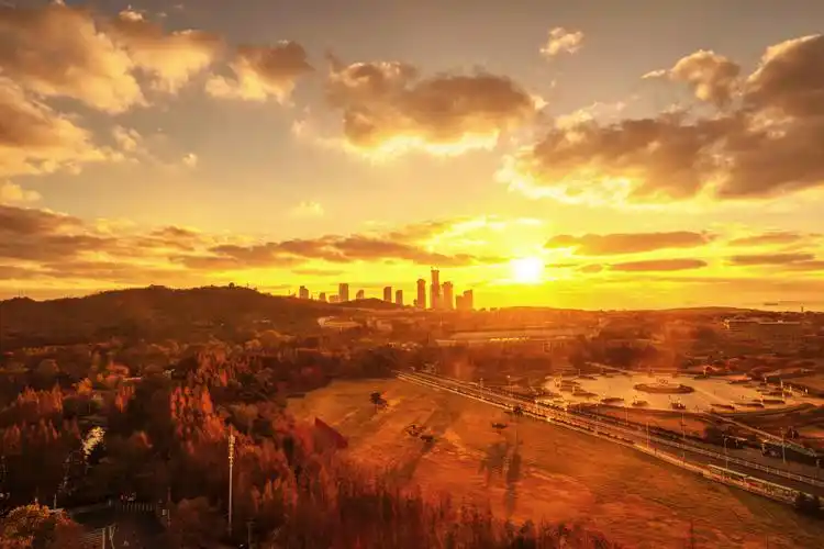 打开微信,使用"扫一扫"即可将网页分享之朋友圈 转发到小组 举报