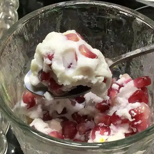 亚米亚米石榴牛奶冰