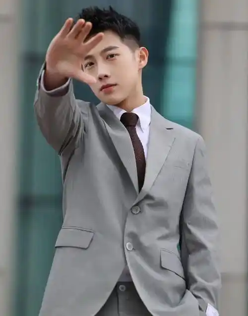 正装是男人最帅的穿着方式_场合_魅力_时尚