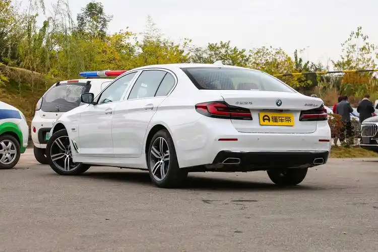 宝马5系phev,综合续航里程749km,值得入手一试吗?