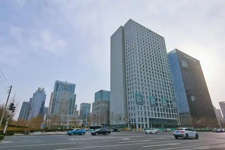 郑州东站东广场:几家欢喜几家愁