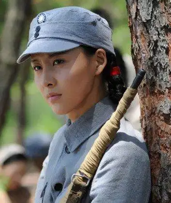 《神枪》贾青首曝剧照 贾青个人资料/近况