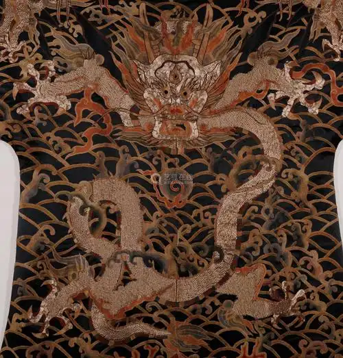 lot.259 明代 打籽绣龙袍