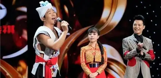 大家好奇王二妮老公长啥样看了照片后网友们纷纷感叹颜值到位