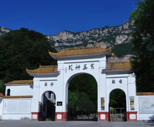 甲骨文故乡安阳欢迎您春节期间景区景点周边停车场所导引来了