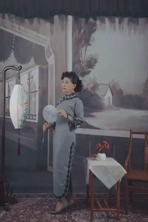 《采玩长安》品牌直播制片人邹琦~~民国风旗袍袭来