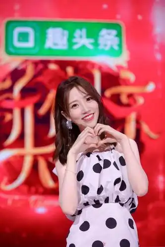 新相亲大会张纯烨双商爆表颜好腿长惹人爱