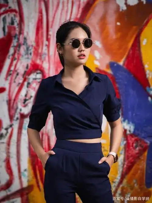 拍照片不会摆姿势?摆姿技巧和摆姿大忌,这篇教程全教你