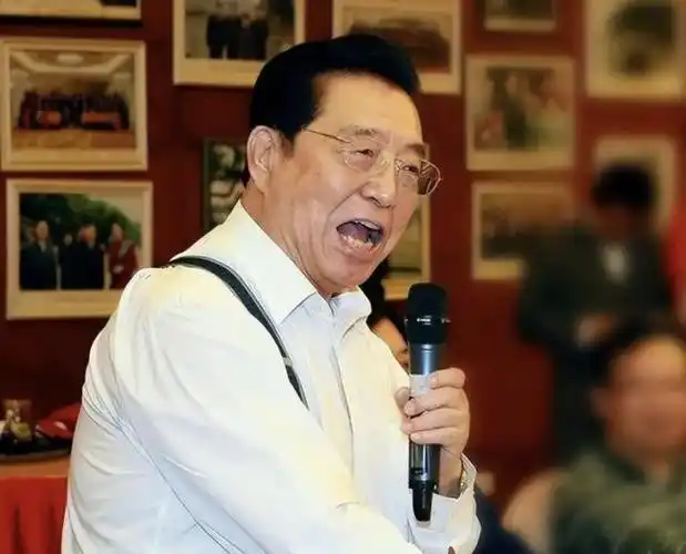 李双江大儿子李贺:从未得到过父爱,如今不计前嫌孝顺父亲和继母