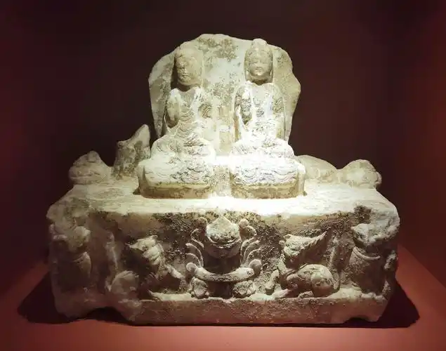 其它 在国博,欣赏中国古代佛造像 写美篇石雕半身佛像 北魏(386