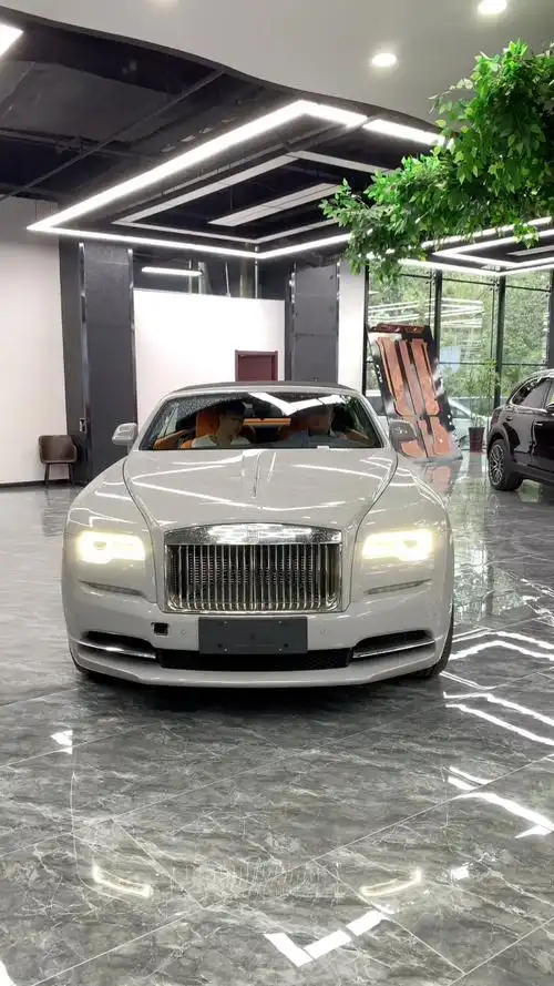 豪华中带着一丝丝优雅!劳斯莱斯曜影