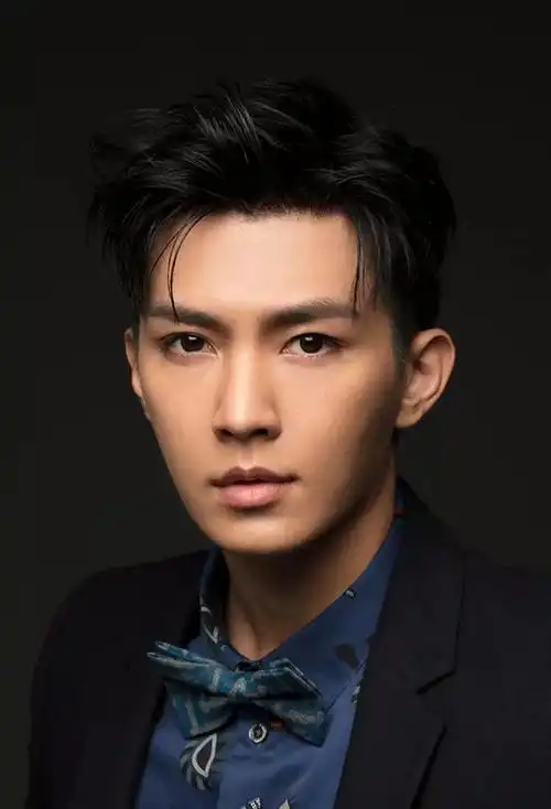 中国台湾偶像歌手炎亚纶