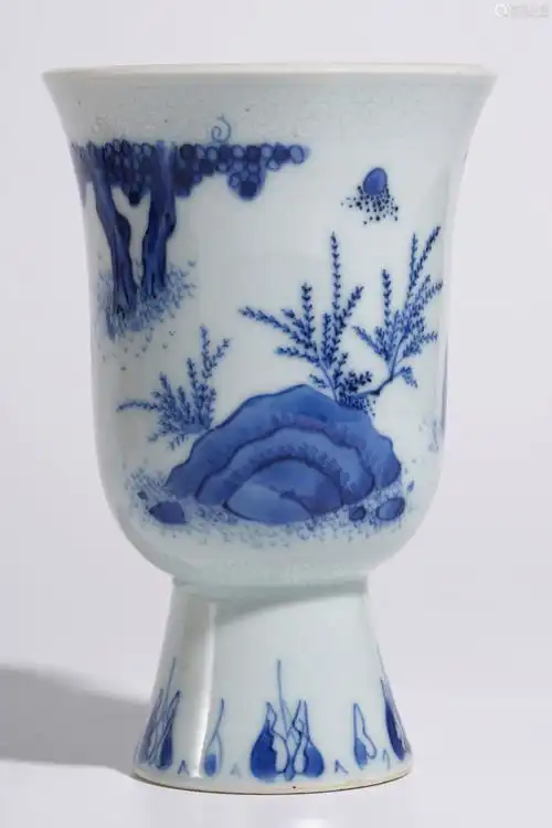 明崇祯青花高仕闲卧图大铃铛杯