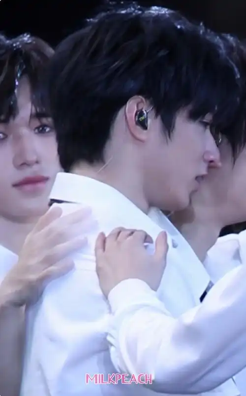 宋亚轩刘耀文牵手