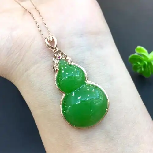 双十二新品天然和田玉吊坠苹果绿碧玉葫芦镶嵌18k金项链翡翠挂件