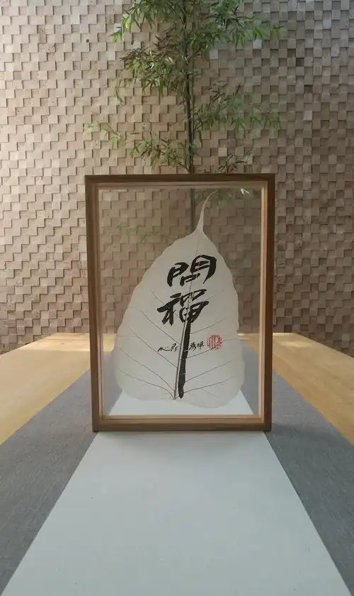 都能让人静下心来就这么随意地放在桌子上作品充满空灵的禅意再用透明