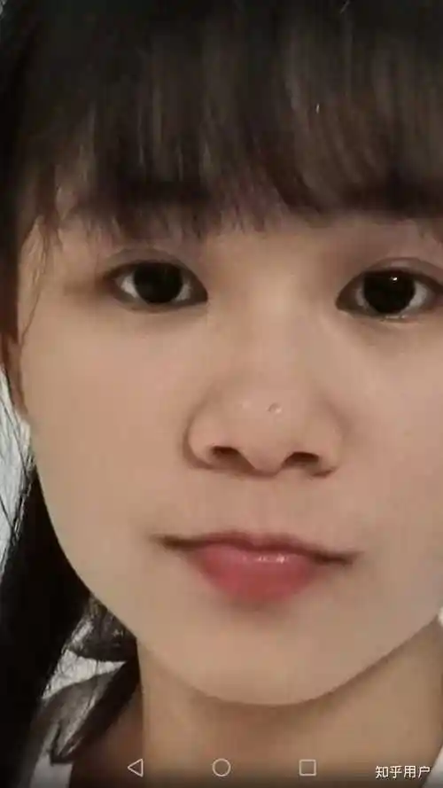 最近半年发现鼻子是狮子鼻,他拍的话整张脸的五官都不好看!