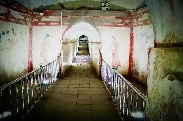 武则天墓里究竟有什么盗墓者一大堆却从没能拿走任何东西