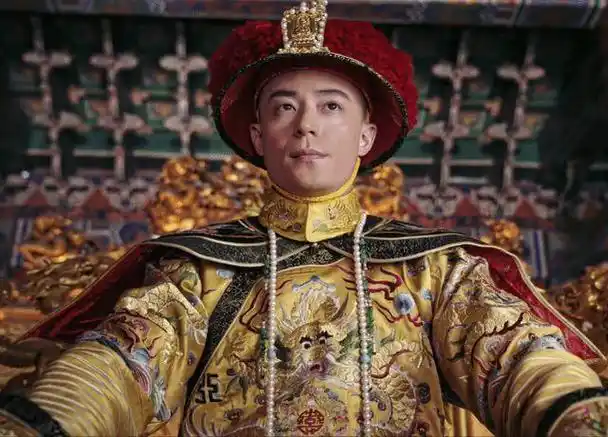 在这里他第一次见到了孙子弘历(即后来的乾隆皇帝),史书记载康熙对