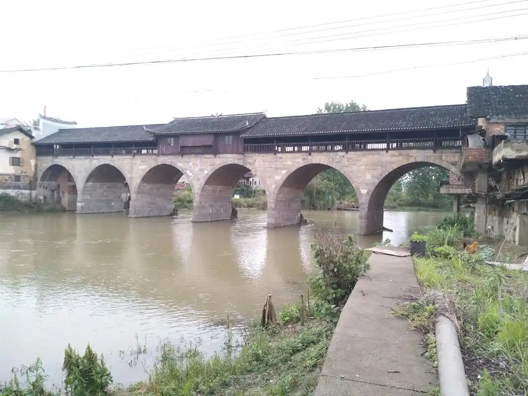 丙申年(公元1776年)对桥脚进行了补修.清道光14年 公布 - 抖音