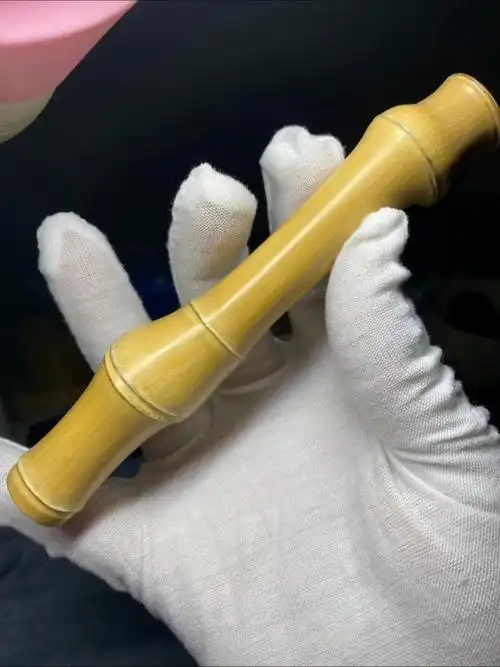 文玩实心玉竹手把件手工去皮打磨制作过程-度小视