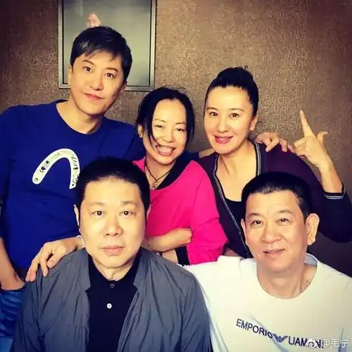 49岁毛宁近照曝光!帅气依旧,与杨钰莹"金童玉女"一样不老!