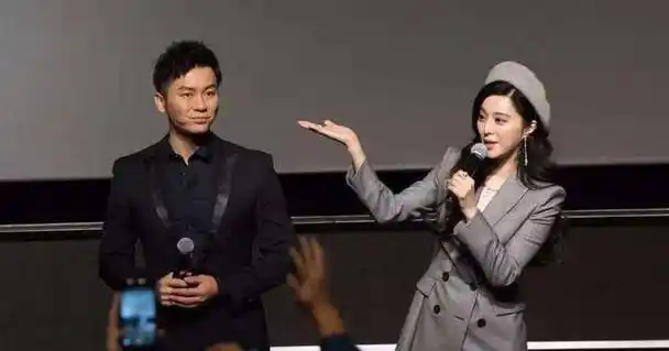 张馨予婚姻幸福,而这位40岁前男友还单身,tvb顶端已成过去_发展