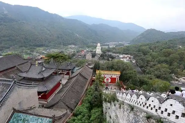 五台山旅游团两日游!探秘佛教圣地,感受自然与人文的完美融合!